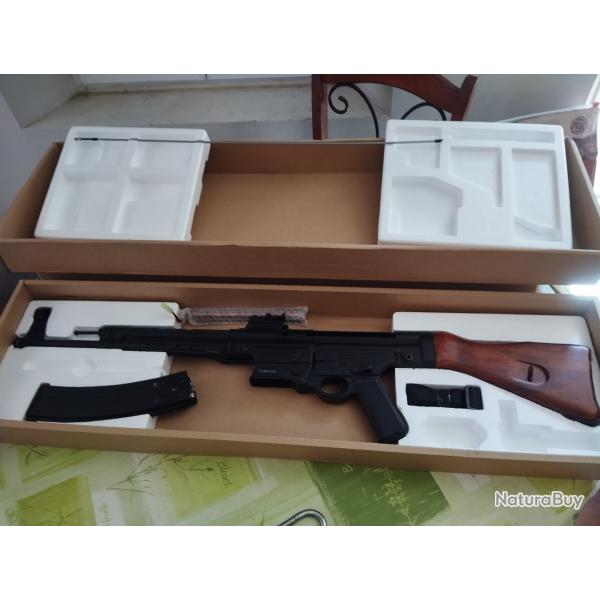 rplique stg44 AEG  S.T neuf