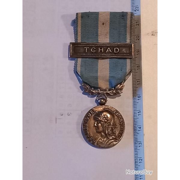 M�daille coloniale avec agrafe "Tchad"