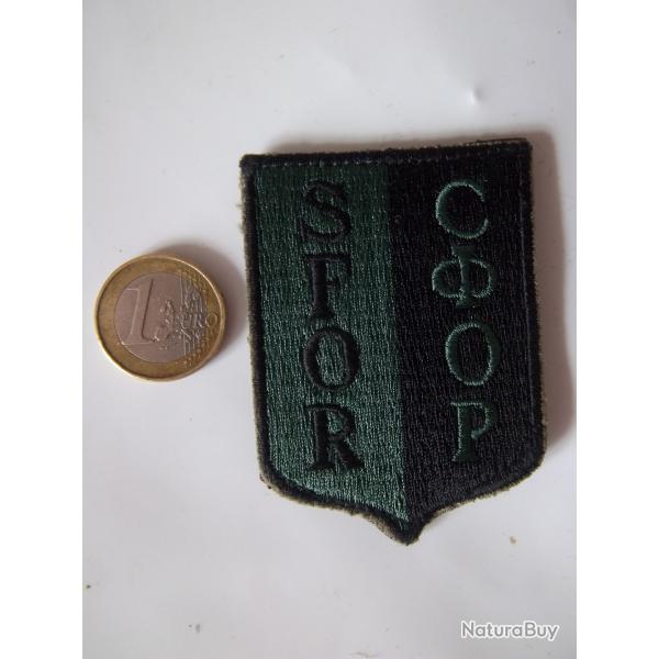 cusson obsolte !!! insigne militaire SFOR (vert et noir) OPEX Bosnie