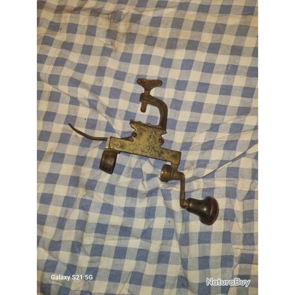 3 Sertisseur de cartouches calibre 16