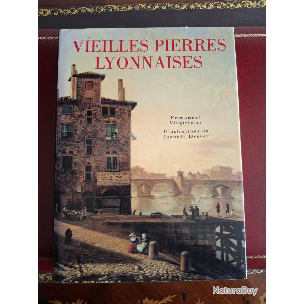 Vieilles pierres lyonnaises, format beau livre neuf 115 euros