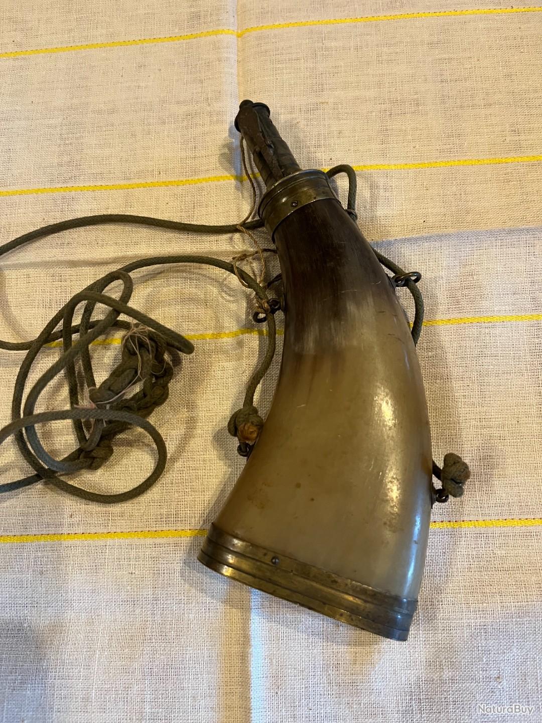 POIRE A POUDRE ancienne de chasse ( En Corne de Vaches ) EUR 20,00