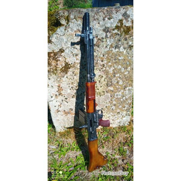 replique de  fg42 type 2 manoeuvrable avec marquages