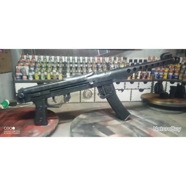 replique de PPS 43 manoeuvrable avec marquages