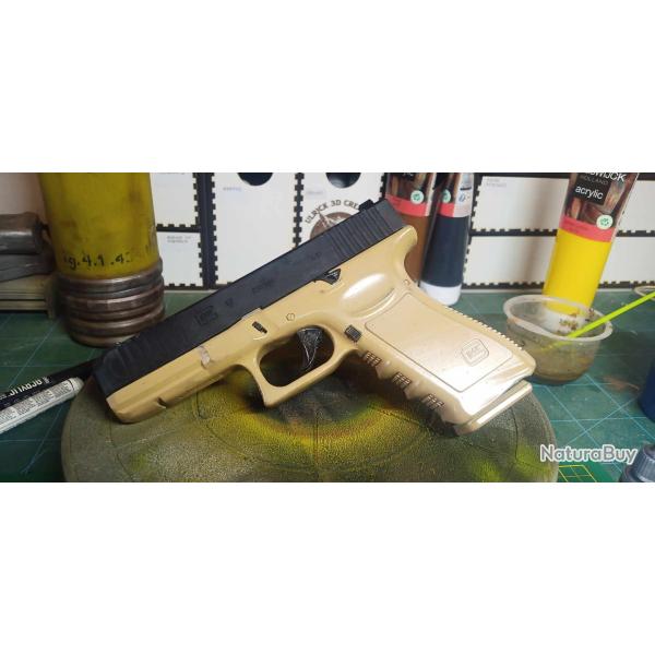 replique de Glock 17 gen 5 avec marquages, manoeuvrable