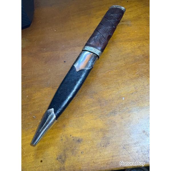 Couteau cossais traditionnel