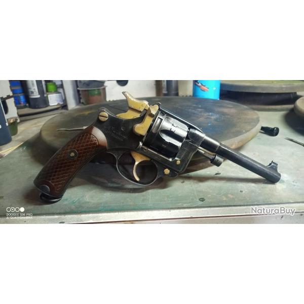 replique du revolver d ordonnance 1892 marquages, manoeuvrable