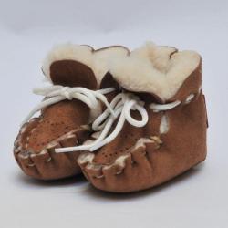 Chaussons de b&eacute;b&eacute;s peau d'agneau v&eacute;ritable moka taille 1