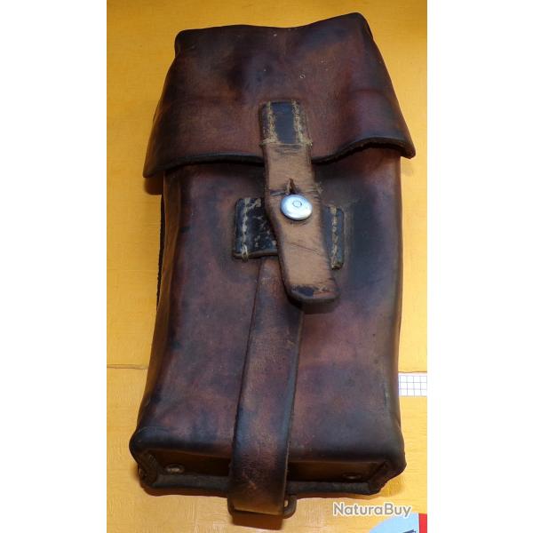 ARMEE SUISSE :  ETUI EN CUIR POUR MAGASINS LONGS  DE L'ARMEE SUISSE , DATE 1962  FABRICANT DANS LE T