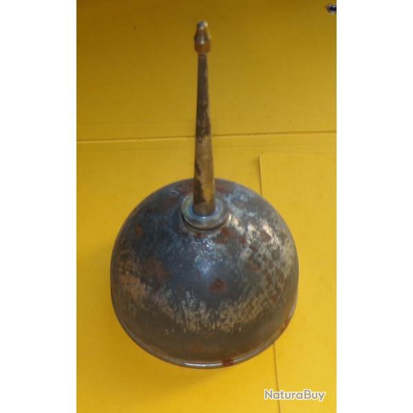 BURETTE A HUILE DE TYPE MILITAIRE DE L'ARMEE FRANCAISE ,   ETAT  VOIR PHOTOS . POUR TOUT RENSEIGNEME