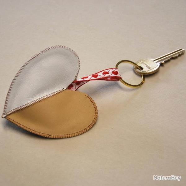 Porte-cl� cr�ateur amour triple coeur en cuir d'agneau beige et blanc satin�