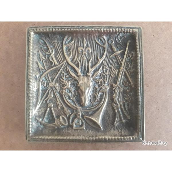 max le verrier vide poche en bronze decor de chasse a courre fleur de lys cerf cor de chasse dague