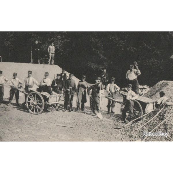 CPA - PRISONNIERS FRANCAIS DANS CAMP ALLEMANDS AU TRAVAIL GUERRE 1914/1918  -N�1597