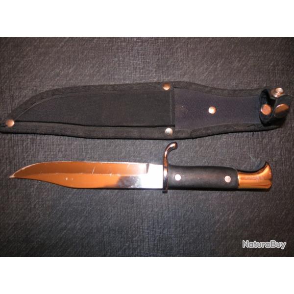 Poignard inspir� de dague germanique