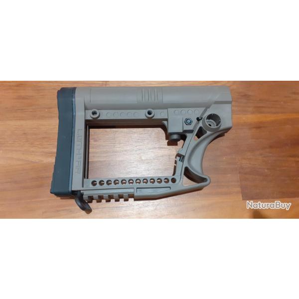 Crosse tactique pour AR10, AR15, M4 compatible tube Milspec de couleur Tan