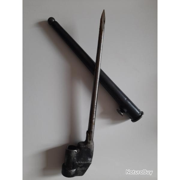 Baionnette anglaise Enfield MK III clou modle rare de 1943.