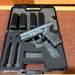 Pistolet Steyr-Mannlicher M9A1 - Cal.9x19 - 4 CHARGEURS ET MALLETTE - OCCASION