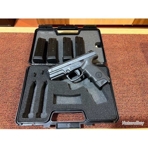 Pistolet Steyr-Mannlicher M9A1 - Cal.9x19 - 4 CHARGEURS ET MALLETTE - OCCASION