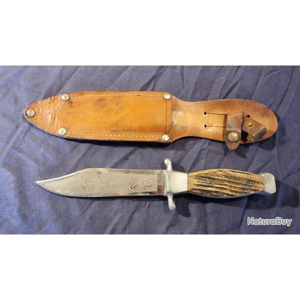 Couteau poignard fantaisie "La Rochelle" poign�e corne et lame d�cor�e avec �tui cuir