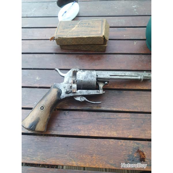 Superbe lefaucheux fonctionnement parfait en simple et double action avec ses 6 munitions d'origine