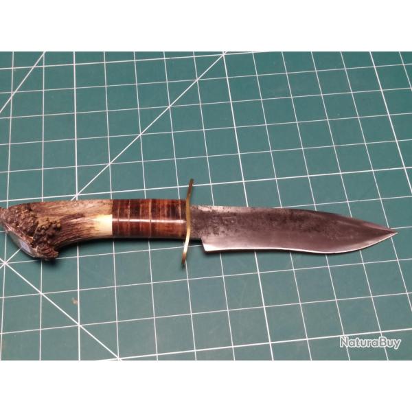 A LA MANIERE DE SCAGEL, BEAU POIGNARD BRUT DE FORGE A. TPANG AVEC PIECE ALLEMANDE SOUVENIR