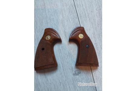 Poignées De Révolver Python Colt – Bois De Noyer – Fabrication CNC – Taille 32 – Neuf