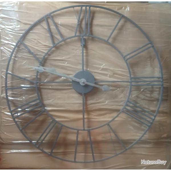 HORLOGE MURALE EN M�TAL STYLE ROUE