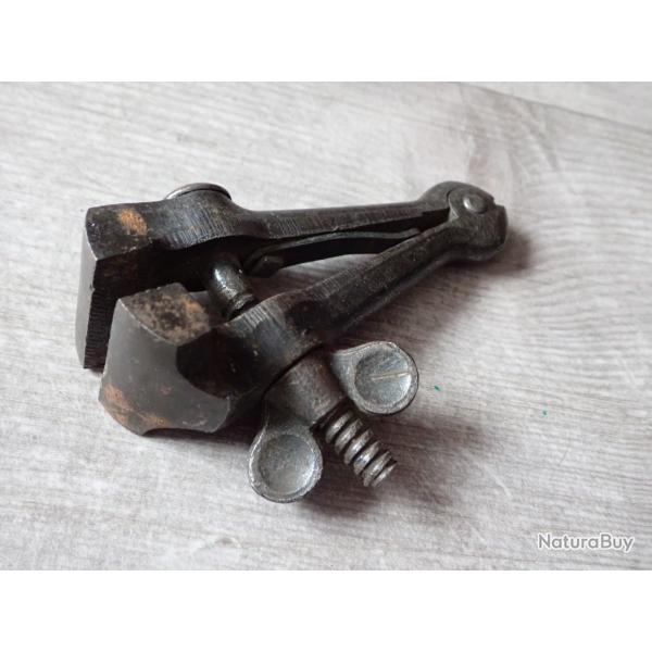 Etau  main. Arme suisse