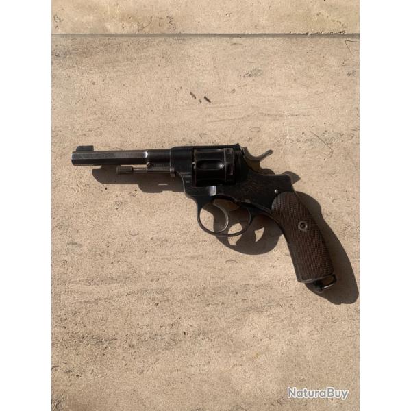 Revolver Nagant 1887 pour la Suede