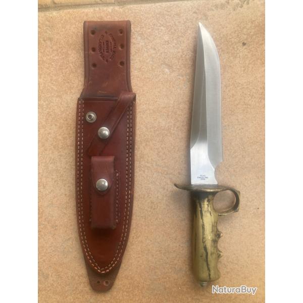 UNIQUE, remake artisanal des tristement c�l�bres ��trench knives�� de la premi�re guerre mondiale.