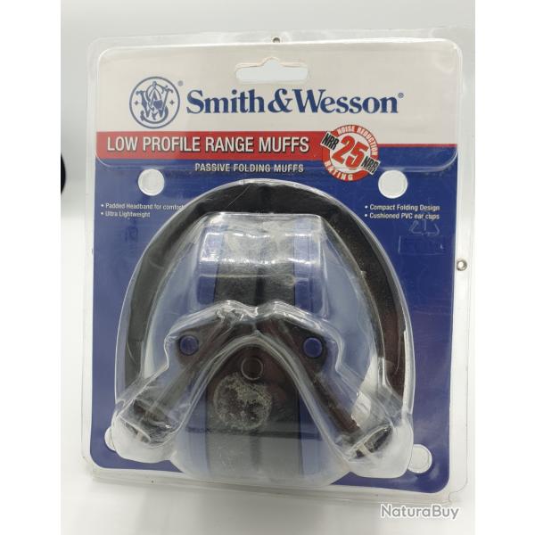 Casque anti-bruit : Smith & Wesson.