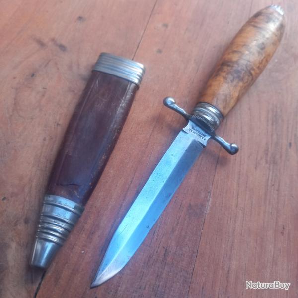 Joli Couteau de Chasse Su�dois J.A. HELLBERG ESKILSTUNA Manche en Bois avec �tui en cuir