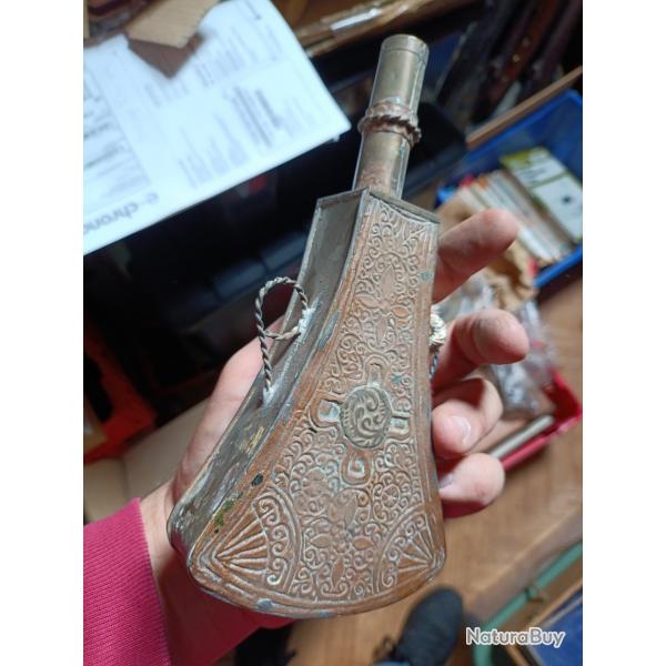 Poire a poudre orientale vide