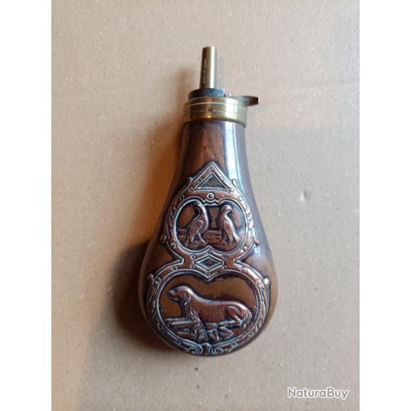 Poire a poudre chien vide