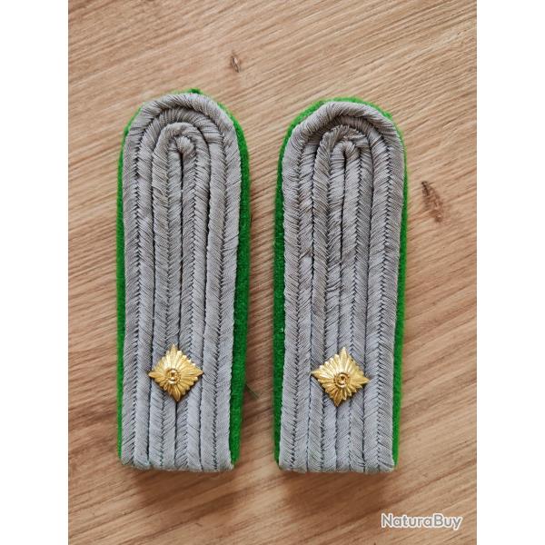 PAIRE DE PATTES D �PAULE DE LIEUTENANT DE L INFANTERIE MOTORIS�E