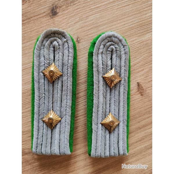 PAIRE DE PATTES D �PAULE DE CAPITAINE DE L INFANTERIE MOTORIS�E