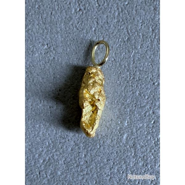 Petite p�pite naturelle en or 22 / 24 K avec montage en or 18 carats - Origine : Alaska