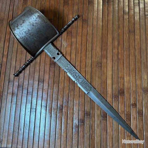 DAGUE MAIN GAUCHE DE TOLEDE LAME GRAV�E ET DAT�E DE 1867