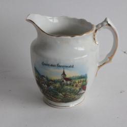 Pot à lait porcelaine Gruss aus Sennwald Suisse