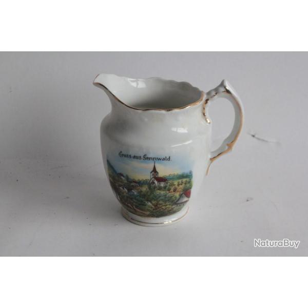 Pot  lait porcelaine Gruss aus Sennwald Suisse