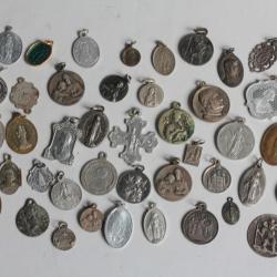 Lot 50 Médailles religieuses