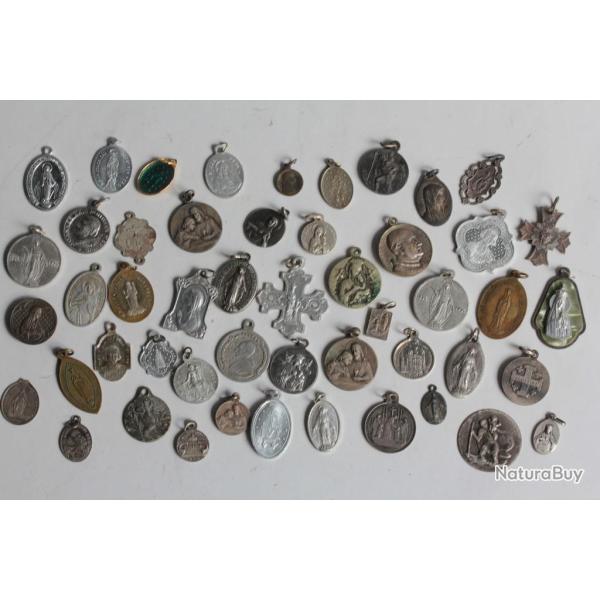 Lot 50 Mdailles religieuses