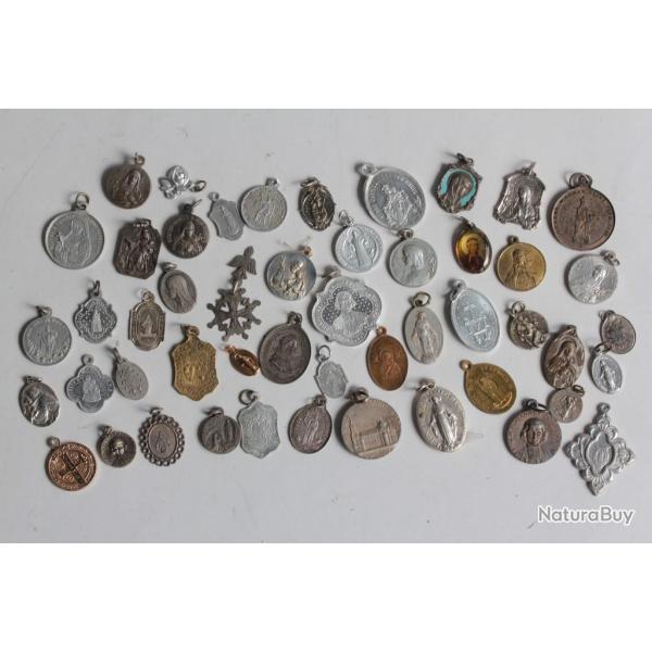 Lot 50 Mdailles religieuses