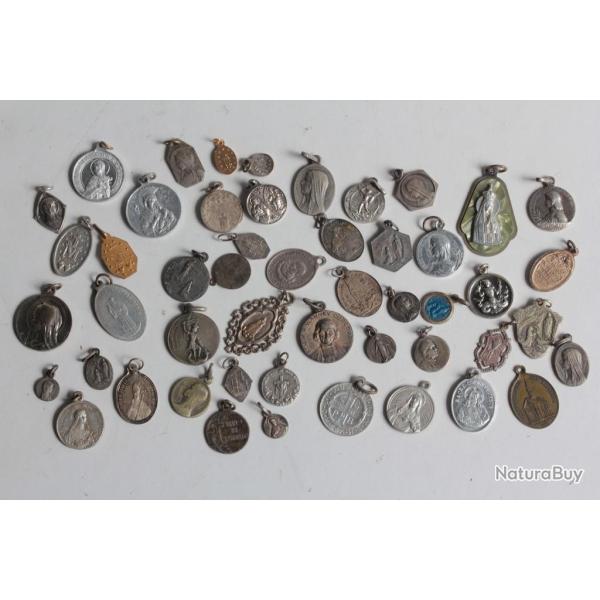 Lot 50 M�dailles religieuses