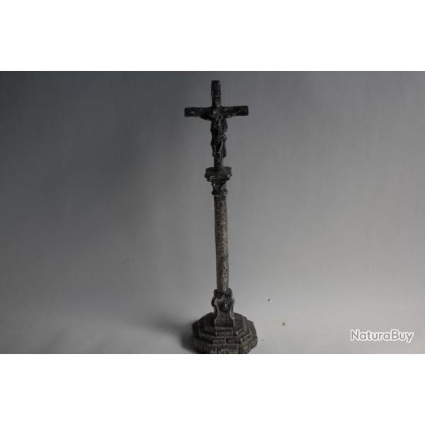 Crucifix Christ et vierge marie sur croix m�tal argent� XIXe si�cle