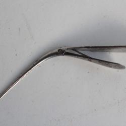 Ancien Instrument médical petite pince chirurgie