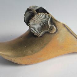 Paire d'étrier coquillage bronze Espagnol F. barnes & co London XIXe siècle