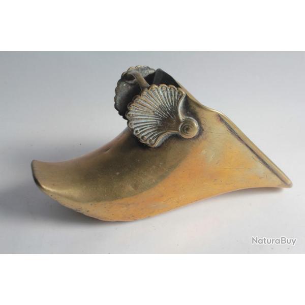 Paire d'trier coquillage bronze Espagnol F. barnes & co London XIXe sicle