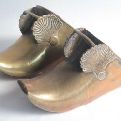 Paire d'étrier coquillage bronze Espagnol F. barnes & co London XIXe siècle