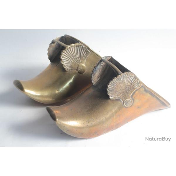 Paire d'trier coquillage bronze Espagnol F. barnes & co London XIXe sicle